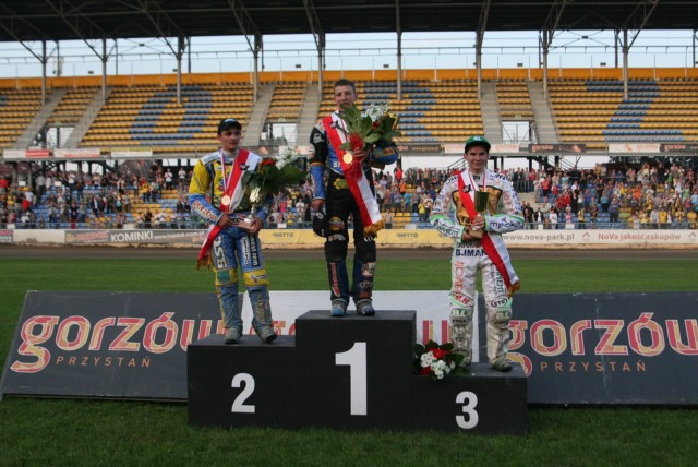 Tak wyglądało podium w 2011 roku w finale MIMP w Gorzowie. W sobotę dwóch medalistów sprzed dwóch lat (wówczas drugi był Bartosz Zmarzlik, a trzeci Patryk Dudek) znów stanęło na "pudle".