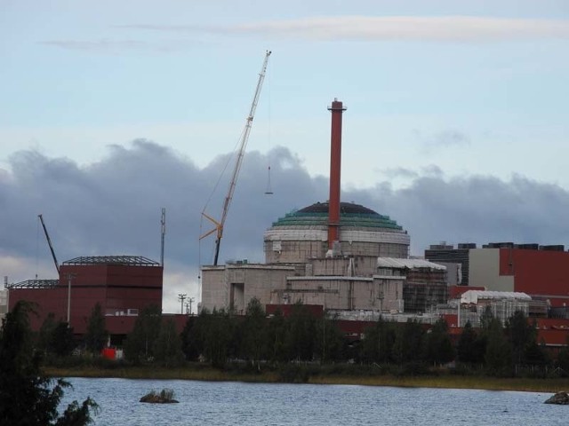 Budowany nowy reaktor w elektrowni w fińskim Olkiluoto. Przy jego budowie pracuje wiele polskich firm.