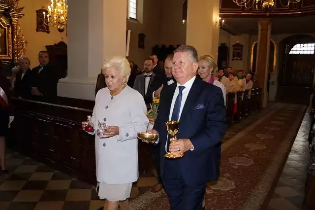 Ryszard Ramiączek wraz z żoną Teresą świętował w Chęcinach 40 lecie swojej pracy cukiernika. Jego cukiernia przez cztery dekady zdążyła sobie wyrobić renomę i zasłynęła z wspaniałych jagodzianek.