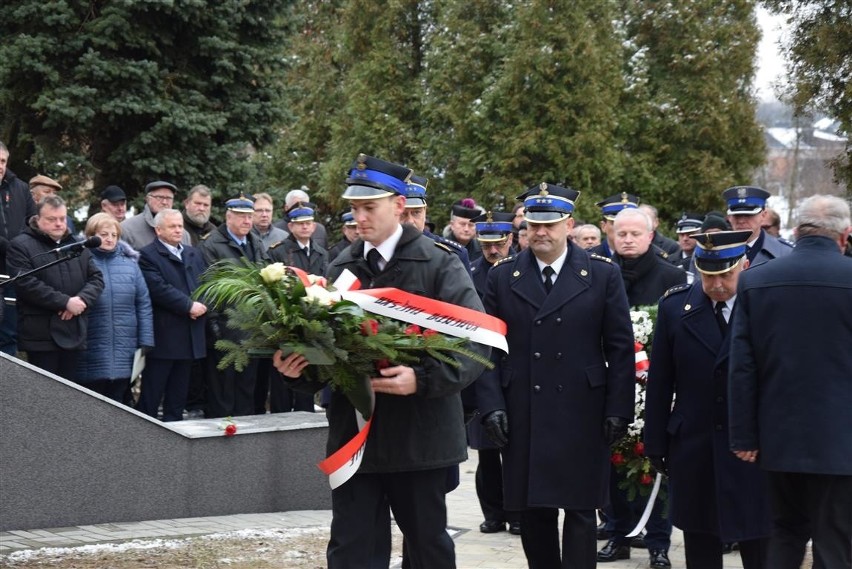 Przy komendzie PSP odsłonięto obelisk upamiętniający...