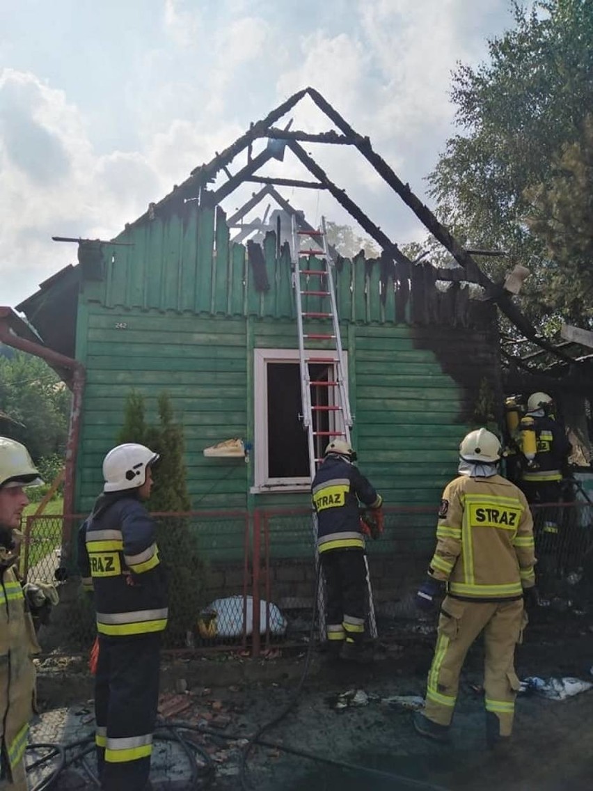 Barcice. Stracili dom w pożarze. Wiele firm i okolicznych mieszkańców zaangażowało się w pomoc pogorzelcom