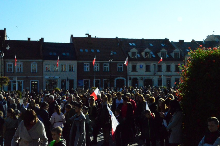 Myśleniczanie zaśpiewali razem Mazurka Dąbrowskiego