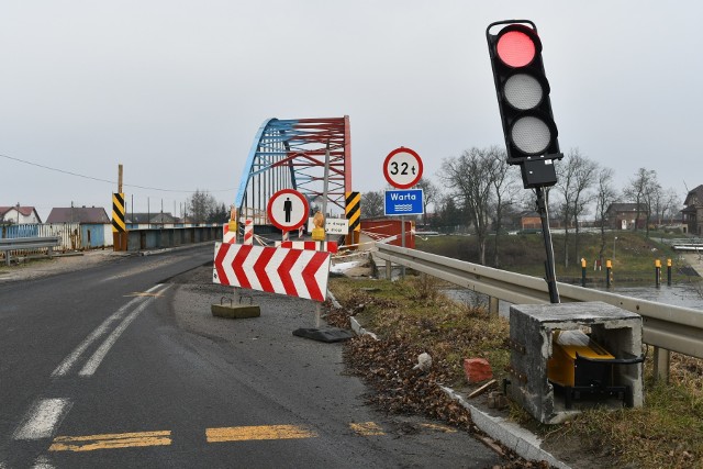 Most w Świerkocinie był zamknięty dla ruchu kołowego od 1 lutego 2021 r. Przez kilka miesięcy kierowcy musieli jeździć objazdami.