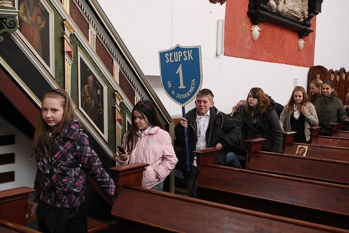 Msza świeta dla dzieci za ofiary katastrofy w Smolensku