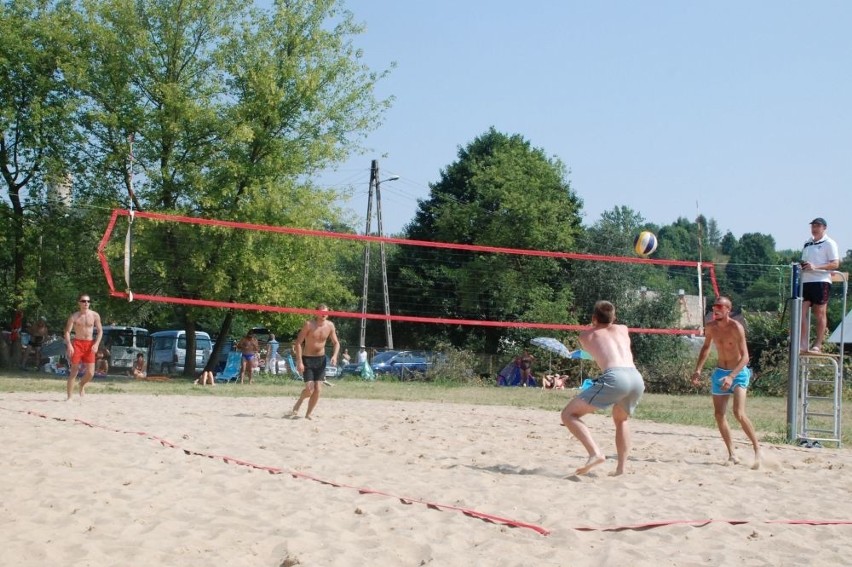 Turniej siatkówki plażowej i piknik w Iłży