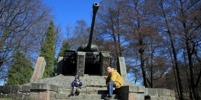 Czołg w lęborskim parku