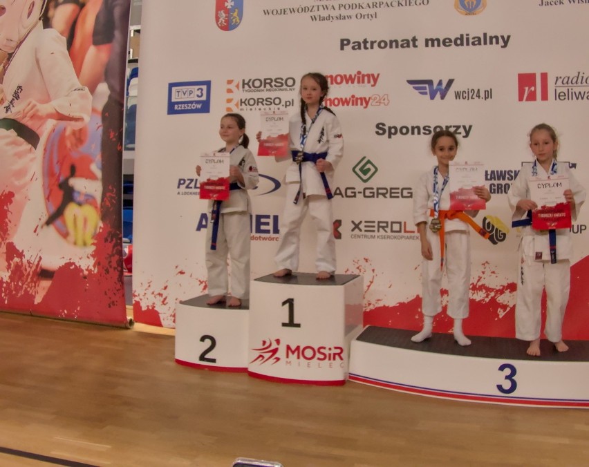 Zawodnicy Klubu Karate Morawica zdobyli 14 medali na turnieju w Mielcu. Na tej imprezie rywalizowało ponad 600 karateków z całej Polski
