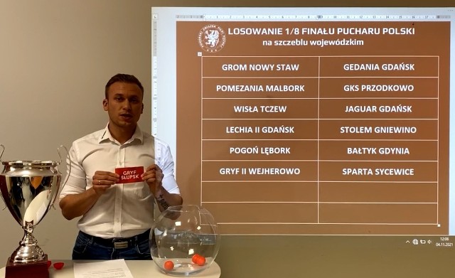 Losowania dokonywał Mateusz Wiech z Pomorskiego Związku Piłki Nożnej, były zawodnik Gryfa Słupsk.