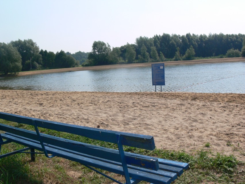 Władze Klimontowa zapraszają amatorów kąpieli nad zalew w...