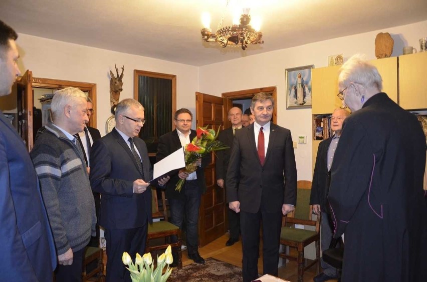 Marszałek Sejmu wręczył Krzyż Wolności i Solidarności ks. prałatowi Eugeniuszowi Dryniakowi z Nowego Zagórza