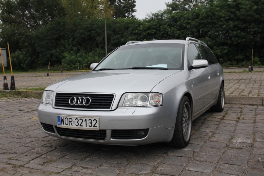 Audi A4, 2004 r., 1,9 TDI, 10 tys. 900 zł;