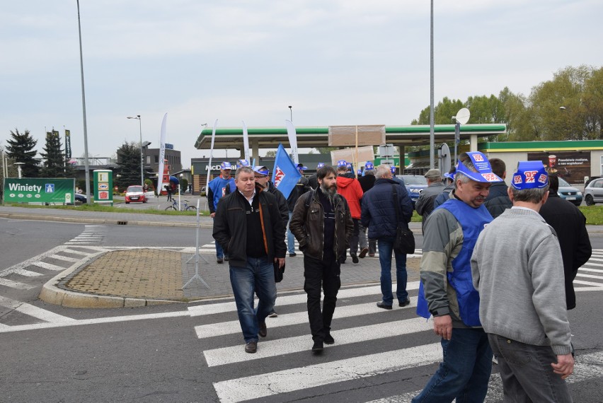 Trwa protest w Rybniku. Zablokowane centrum miasta! ZDJĘCIA