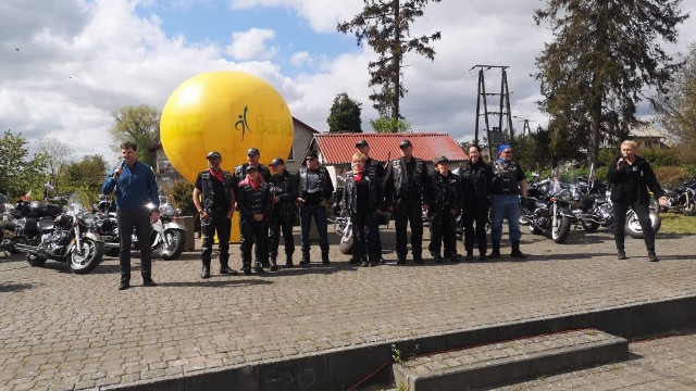 Ponad 500 motocyklistów  wzięło udział w inauguracji sezonu motocyklowego, która odbyło się w Kołczygłowach. Zorganizowali ją miejscowa parafia oraz pasjonaci motocyklowi z Kołczygłów.