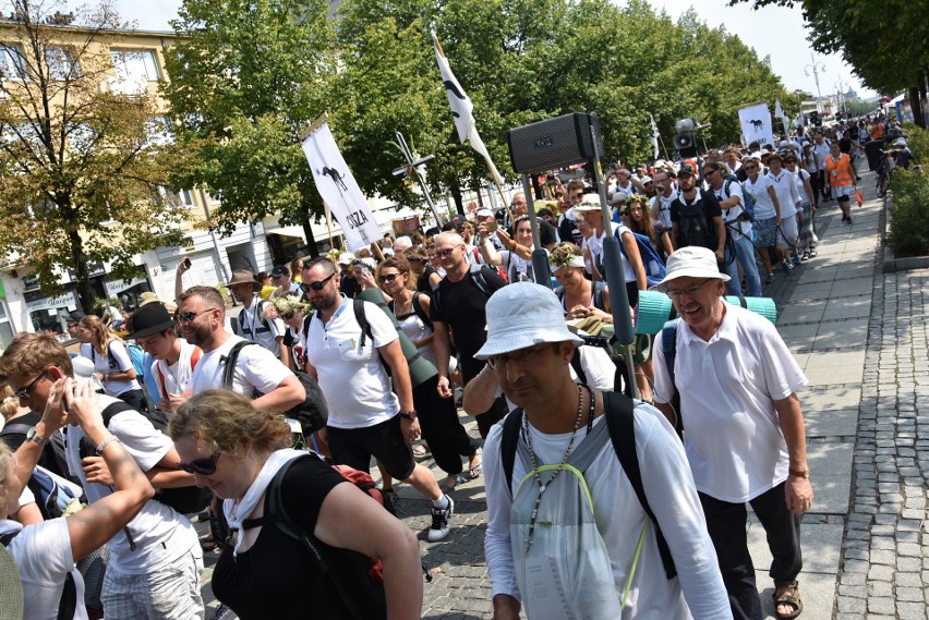 Pielgrzymka Dominikańska dotarła z Krakowa na Jasną Górę ZDJĘCIA Zmęczeni, ale bardzo radośni 