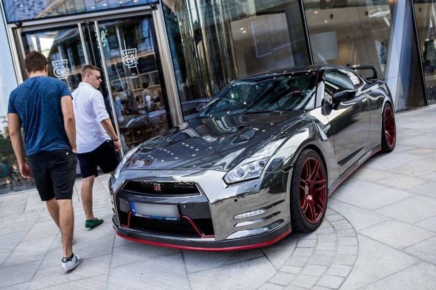 Nissan GT-R...