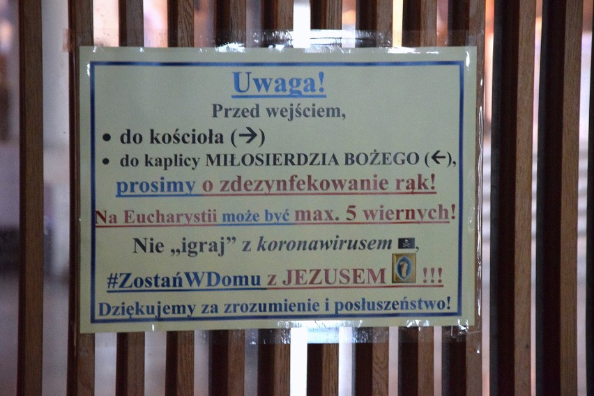 Tak modliliśmy się w Niedzielę Palmową w kieleckich kościołach. Nadal obowiązuje ograniczenie do 5 wiernych [ZDJĘCIA, WIDEO] 