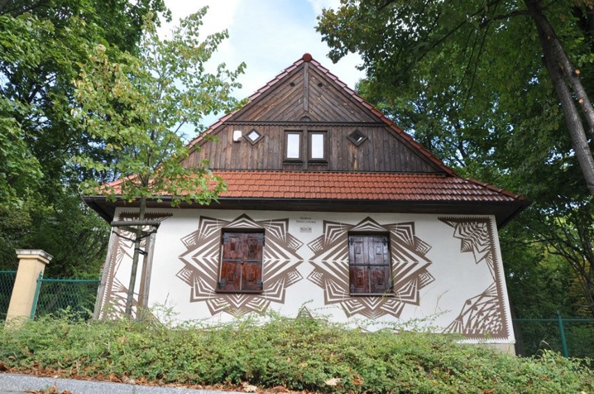 Częstochowa ma nowy mural. Nawiązuje do ludowych wycinanek