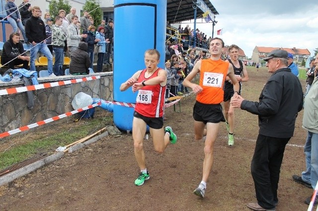 146 Krzysztof MIARA 147 Zygmunt MŁYNARSKI 148 Piotr KOJ (Dobrodzień)149 Robert ZIMOŃ 150 Jerzy JEZIOROWSKI (dyrektor Zespołu Szkół Dwujęzycznych w Oleśnie)