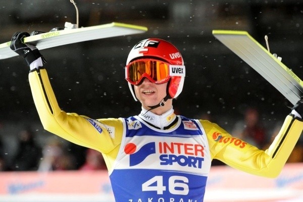 Kamil Stoch wygrywa w piątek Puchar Świata...