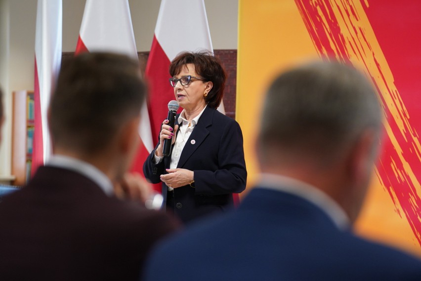 Marszałek Sejmu Elżbieta Witek w gminie Łomża: nasi konkurenci polityczni zaszczepiają wyborcom ślepą nienawiść