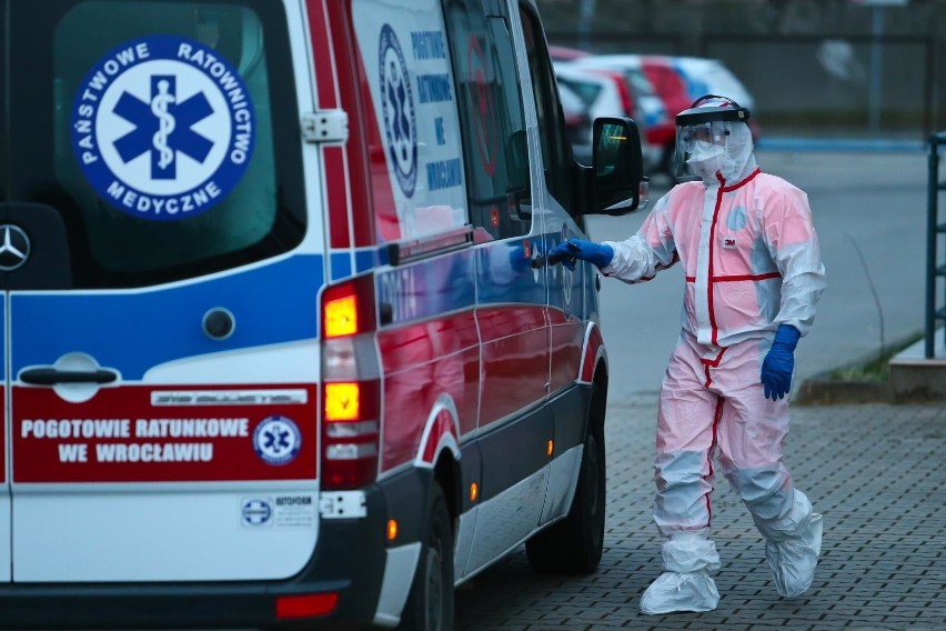 Pomorskie znów wysoko na liście województw z największym przyrostem zakażeń, jest też nowy przypadek zachorowania z usteckiego sanatorium 