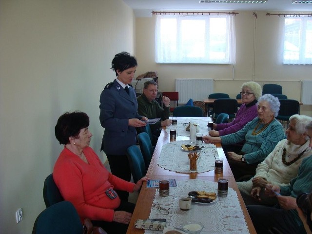 Człuchowscy policjanci spotkali się z seniorami.