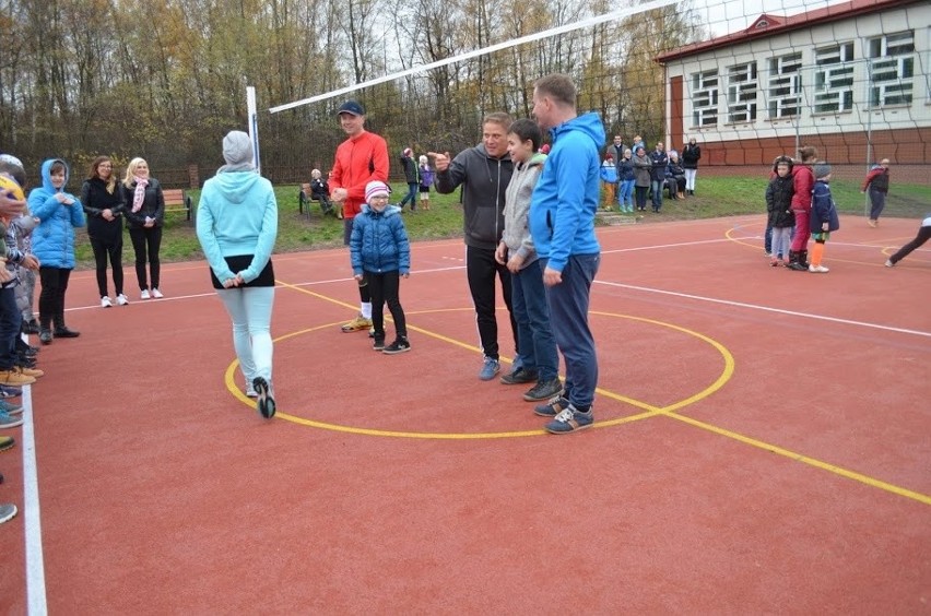 Kowala ma nowe boisko wielofunkcyjne (zdjęcia)