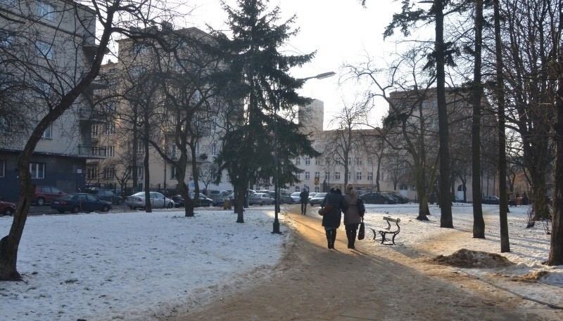 Ten skwer przy placu Komuny Paryskiej miałby nosić imię...