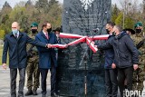 Opole. Pomnik poświęcony powstańcom śląskim odsłonięty na cmentarzu w Półwsi. Trwa setna rocznica wybuchu III Powstania Śląskiego