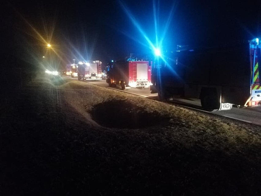 W Biejkowskiej Woli w gminie Promna zderzyły się fiat i ciężarowy MAN. Jedna osoba ranna 