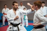 Mistrz sztuk walki Damian Stasiak szkolił krakowskich karateków [ZDJĘCIA]