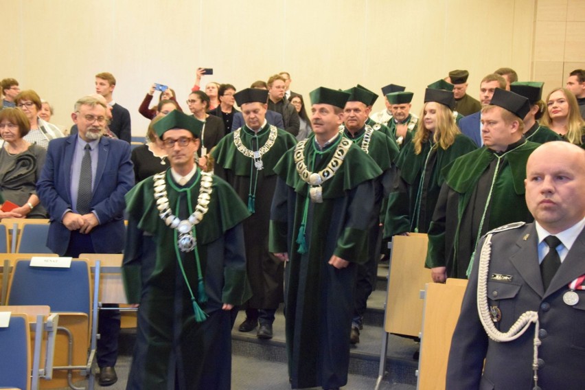 Nowi doktorzy i doktorzy habilitowani na Politechnice Świętokrzyskiej w Kielcach. Zobacz zdjęcia z wyjątkowej uroczystości
