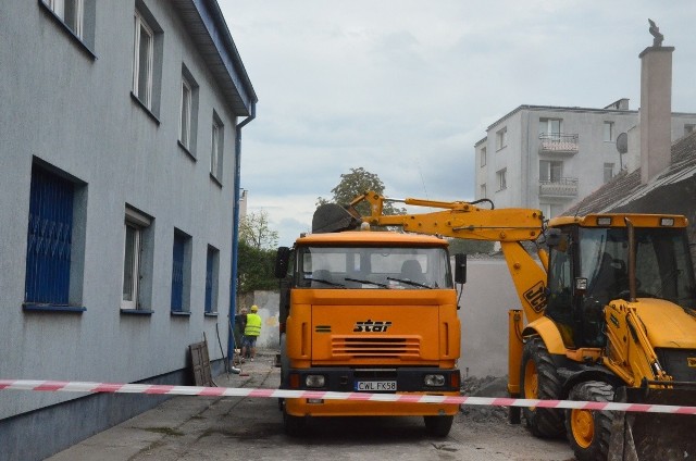 Koszt budowy wraz z wymianą czterdziestoletniej sieci wodno-kanalizacyjnej i centralnego ogrzewania w obu budynkach ma wynieść 370 tys. zł.