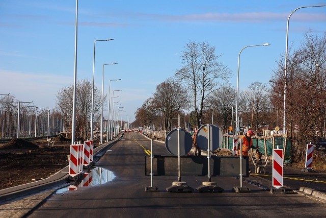 Tak południowa jezdnia ul. Kosmonautów wygląda po przebudowie. Zostanie przełożony na nią ruch z jezdni północnej, która będzie remontowana przez około pół roku