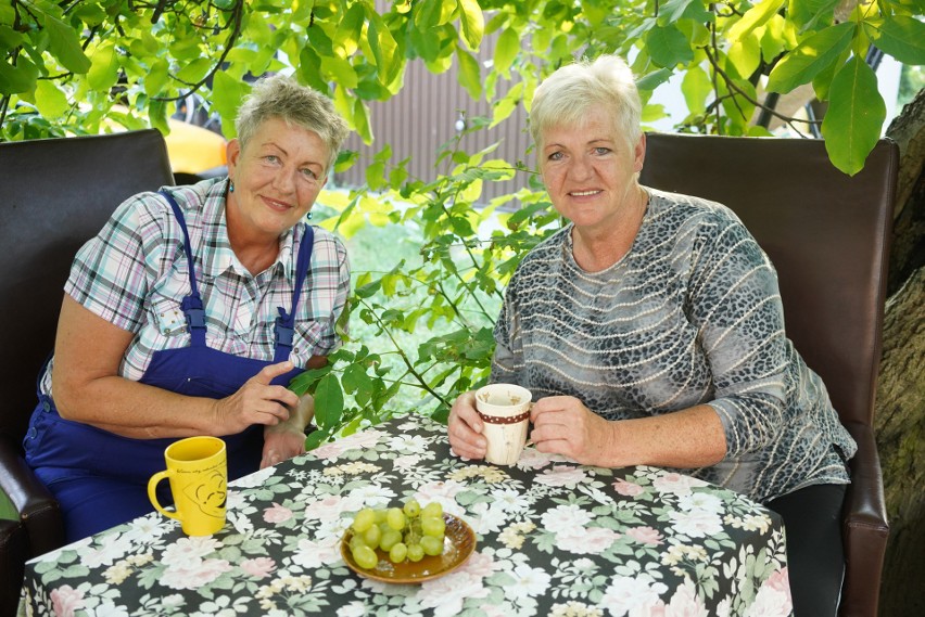 Od lewej: Anna i Maria - siostry z Tarnowskich Gór,...