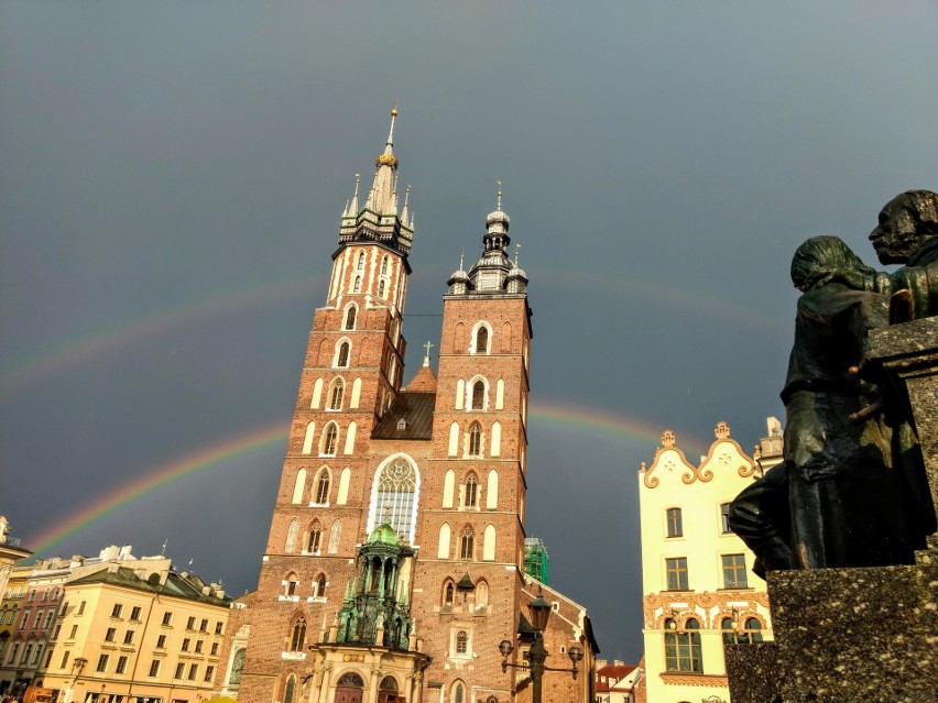 Przepiękna podwójna tęcza nad Krakowem. Zdjęcia od naszych Czytelników! [GALERIA]