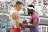 Lekkoatletyka. Rambo sprintu - adoptowany przez Polkę. Biega dla USA. Czarny katolik. Nie chciał się uczyć, jadł, co popadło, miał hemoroidy