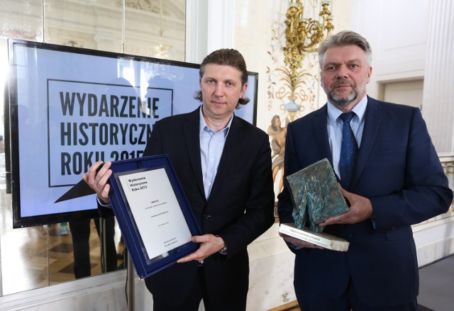 Nagrodę za Wydarzenie Historyczne Roku 2015 odebrali Adam Pawłowski, redaktor naczelny Głosu Wielkopolskiego (z lewej) i Marcin Fuszpaniak, wiceprezes Polska Press Oddział w Poznaniu, wydawcy naszego dziennika