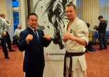 Sensei Marian Zając z MKKK Shinkyokushin z II danem. Egzamin zdał w Tokio.