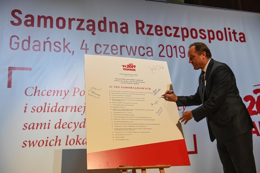 04.06.2019 Gdańsk. Debata i podpisanie 21 Tez Samorządowców...