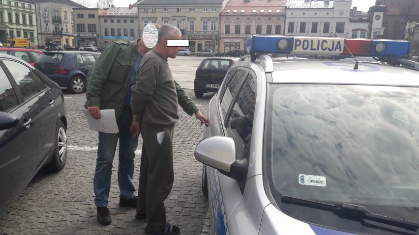 53-letni nożownik z Kęt, decyzją oświęcimskiego sądu, trafił do aresztu na trzy miesiące