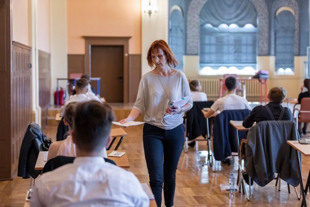 W maju i czerwcu do egzaminu dojrzałości w całej Bydgoszczy przystąpiło 3519 uczniów, w tym 2661 osób w szkołach prowadzonych przez ratusz