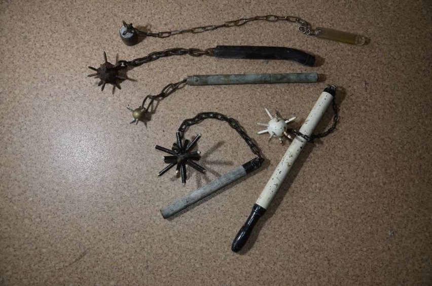 Takie narzędzia zbrodni można znaleźć w Sali Tradycji...