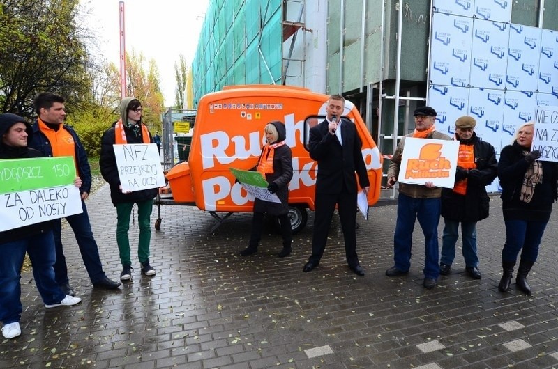 Poznań: Protest Ruchu Palikota przeciw likwidacji oddziału okulistyki dziecięcej [ZDJĘCIA]