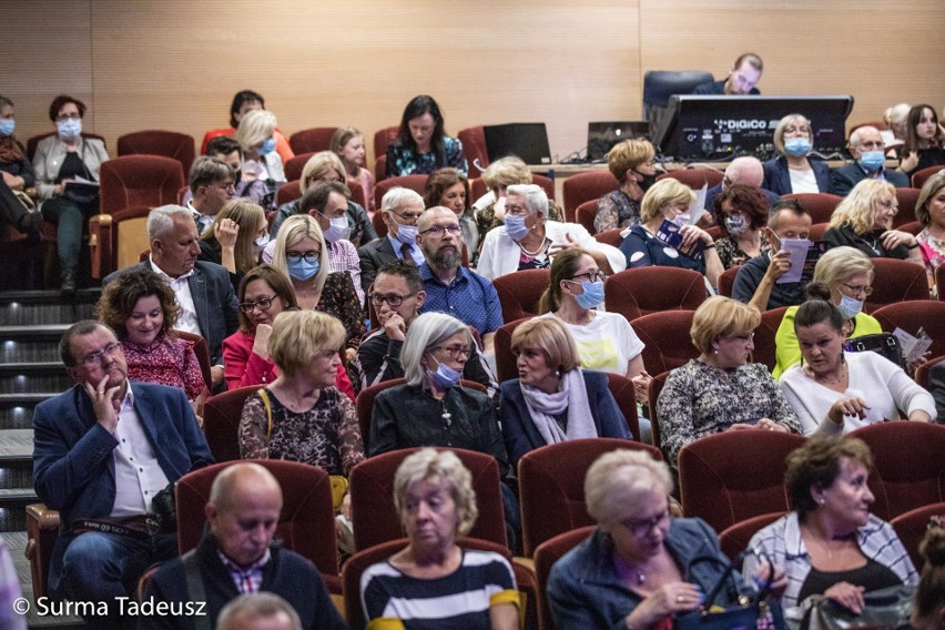 Grali argentyńskie tanga, ale nie do tańca. Koncert Orkiestry Camerata Stargard z solistą Wiesławem Prządką na akordeonie i bandoneonie