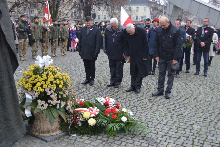 Święto Niepodległości w Częstochowie. Msza święta w Archikatedrze i marsz aleją NMP [ZDJĘCIA]