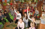 Ferie w pińczowskiej bibliotece. Dzieci "spotykają się" mieszkańcami Grenlandii [ZDJĘCIA]