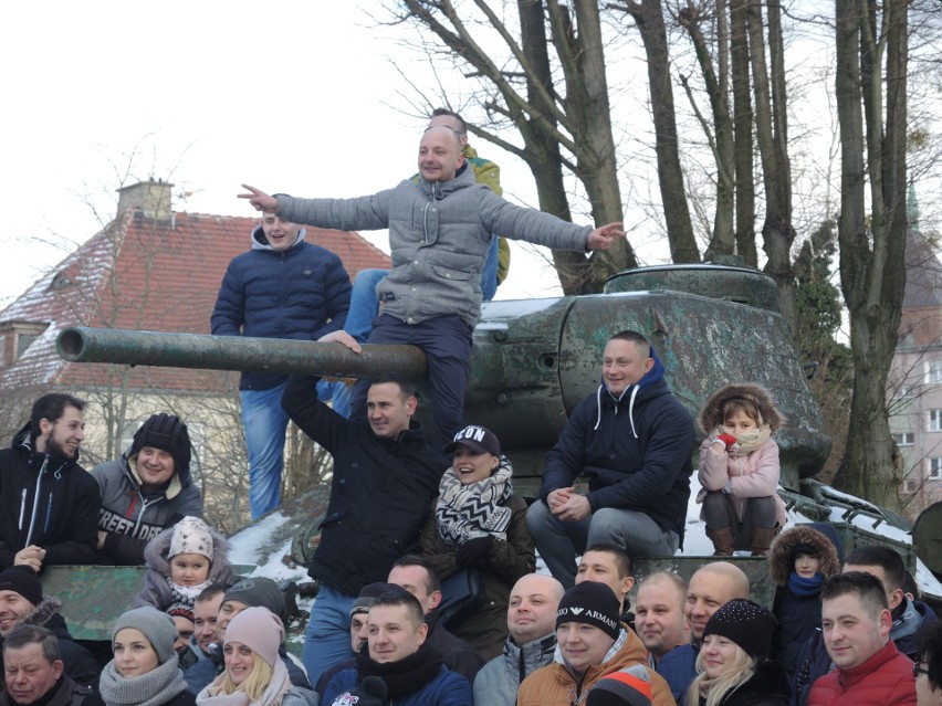 Akcja ,,Pamiątkowe zdjęcie przy czołgu", którą zorganizowano...