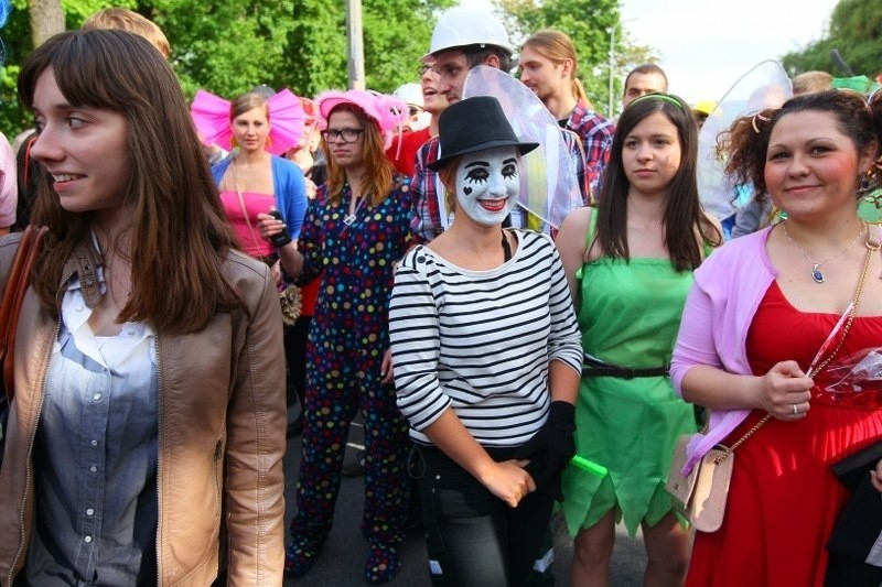 Marsz studentów na rozpoczęcie Juwenaliów w Poznaniu.