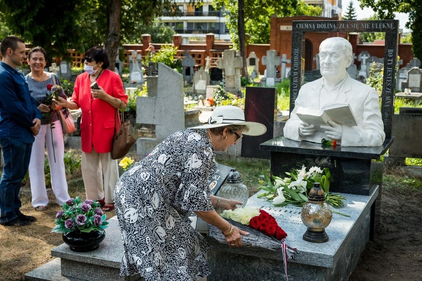 Odsłonięcia dokonał Gracjan Kaja, autor rzeźby. Podczas...